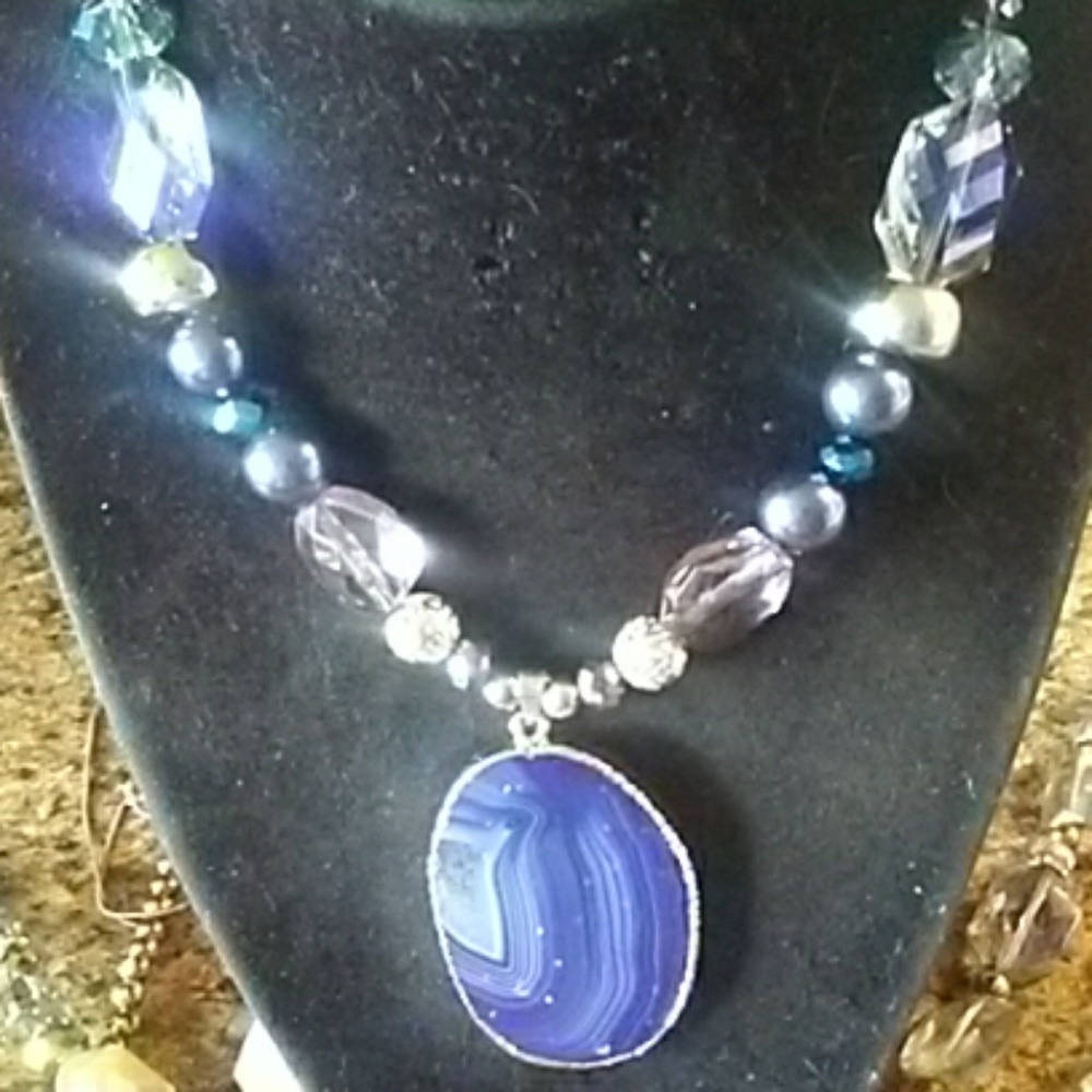 Gorgeous purple/Silver Droosey Stone Neclace